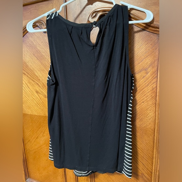🖤 Striped Top - Picture 7 of 8